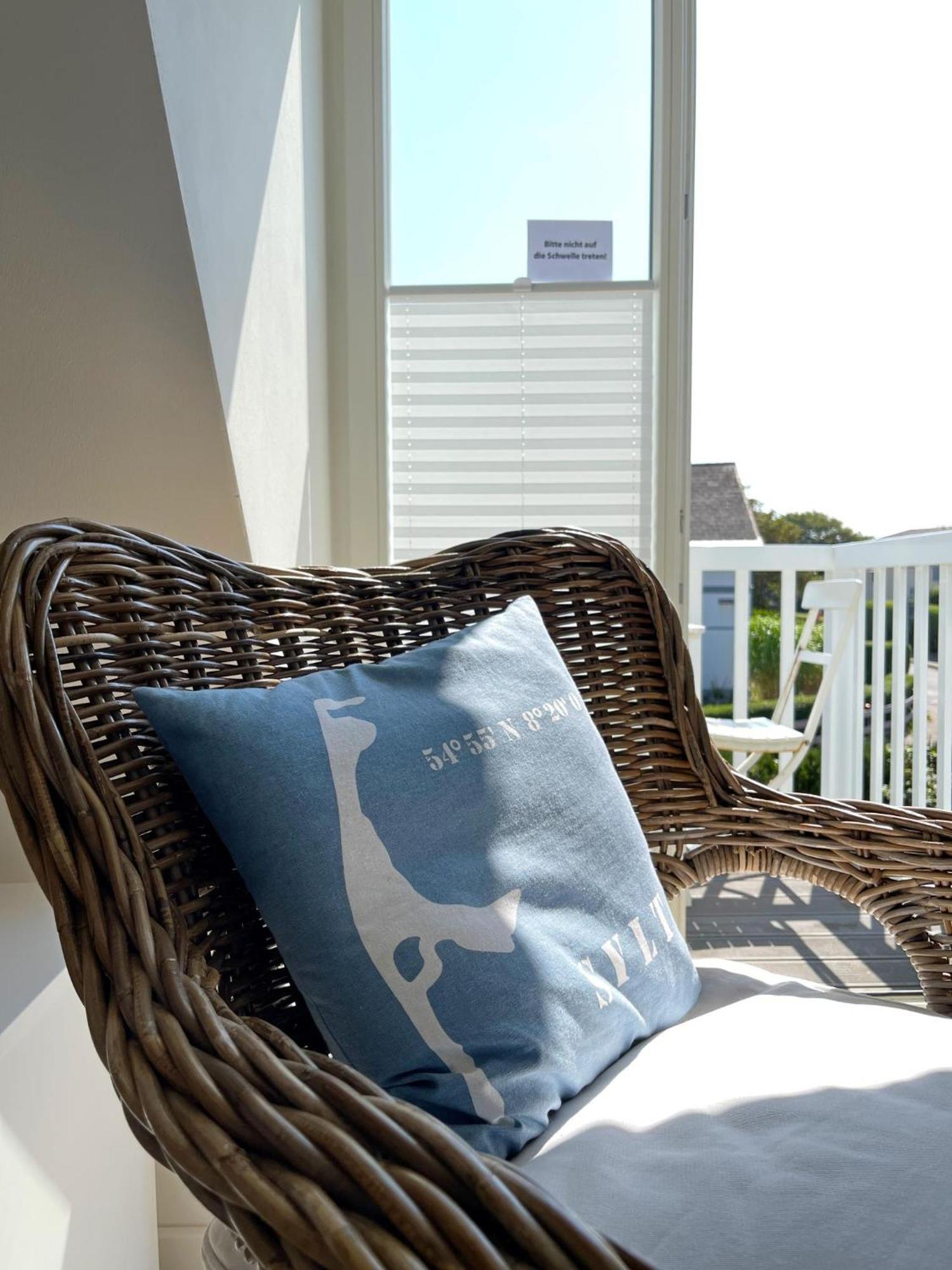 Ferienwohnung Haus Duenenrose Whg 3 Mit Balkon Westerland Esterno foto